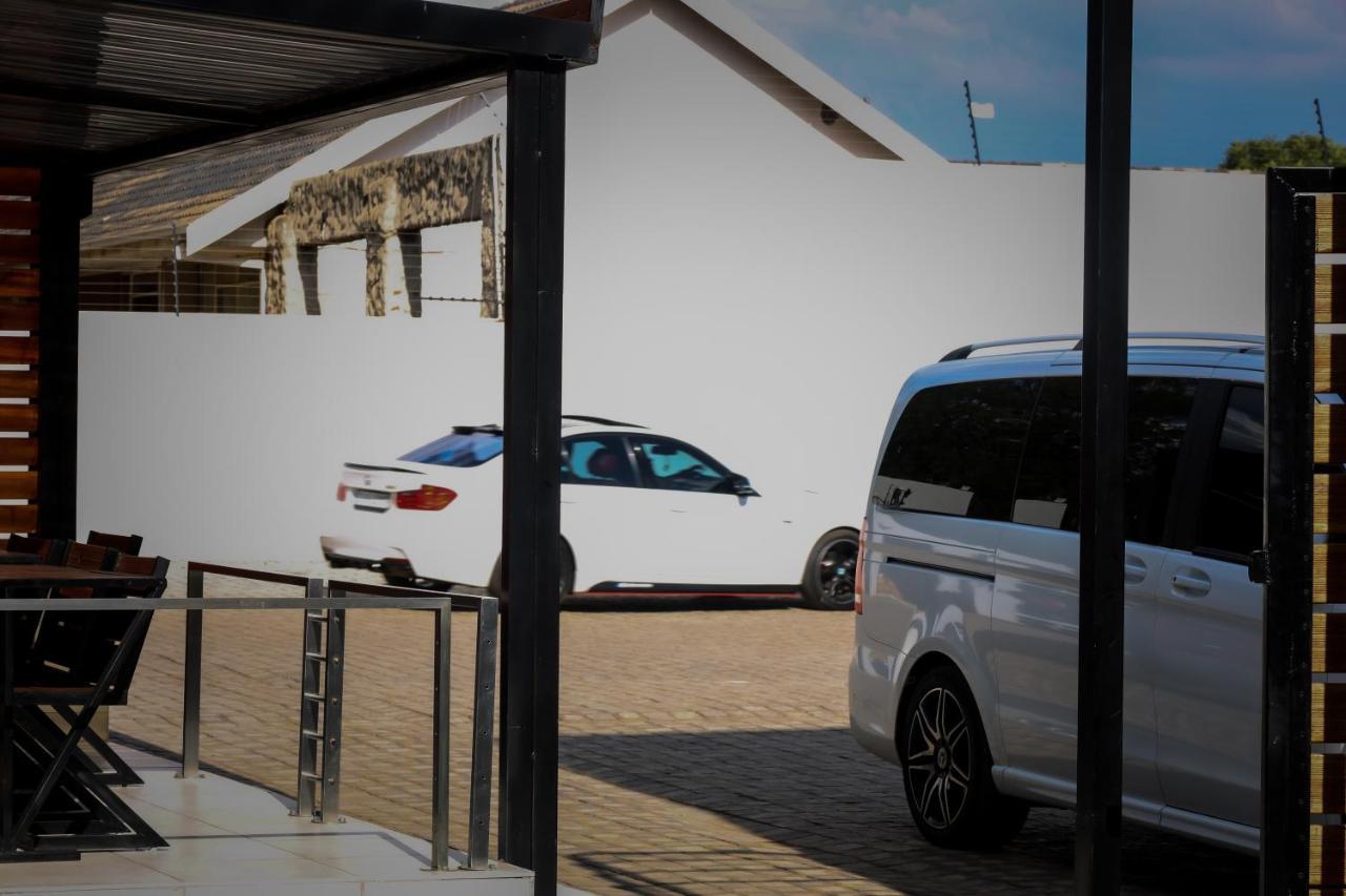 El Infinito Lifestyle Hotel เคมป์ตัน พาร์ค ภายนอก รูปภาพ