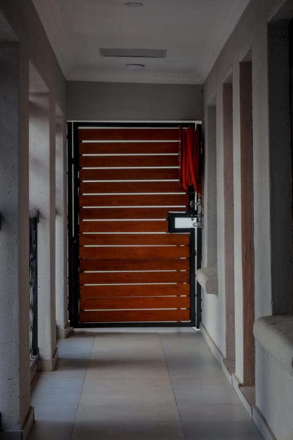 El Infinito Lifestyle Hotel เคมป์ตัน พาร์ค ภายนอก รูปภาพ