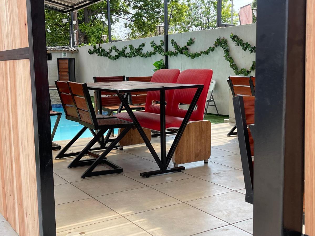 El Infinito Lifestyle Hotel เคมป์ตัน พาร์ค ภายนอก รูปภาพ
