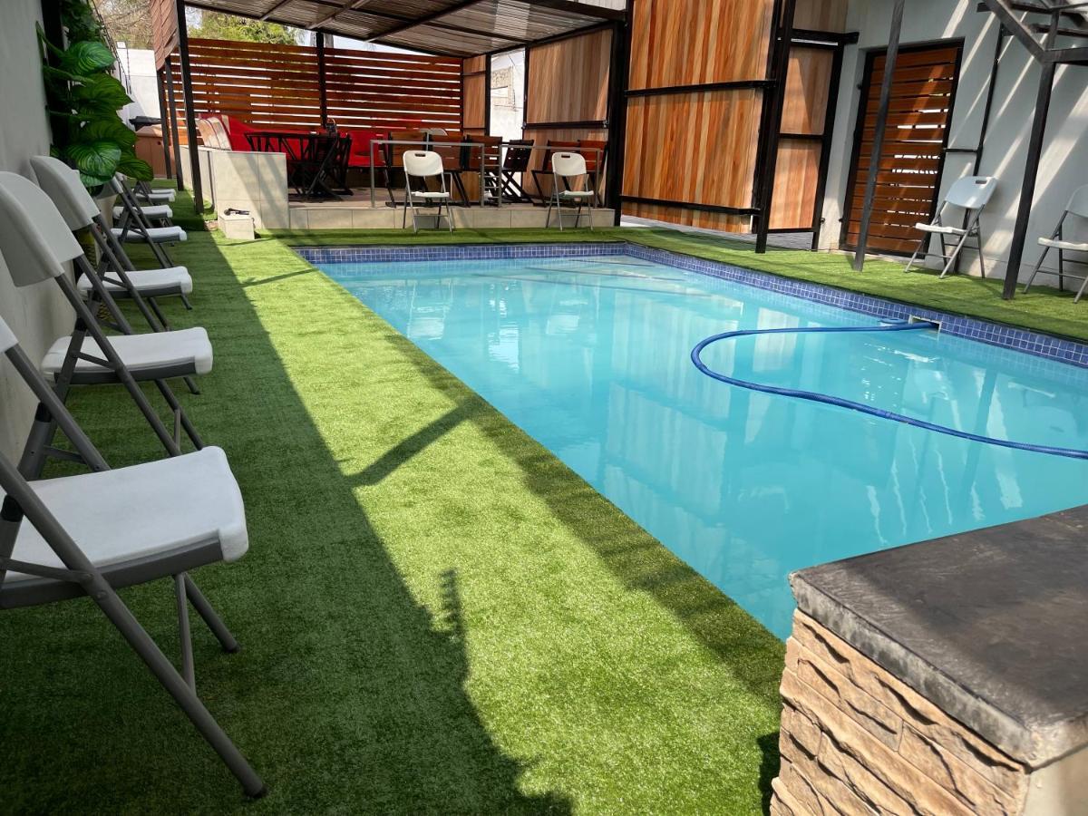 El Infinito Lifestyle Hotel เคมป์ตัน พาร์ค ภายนอก รูปภาพ